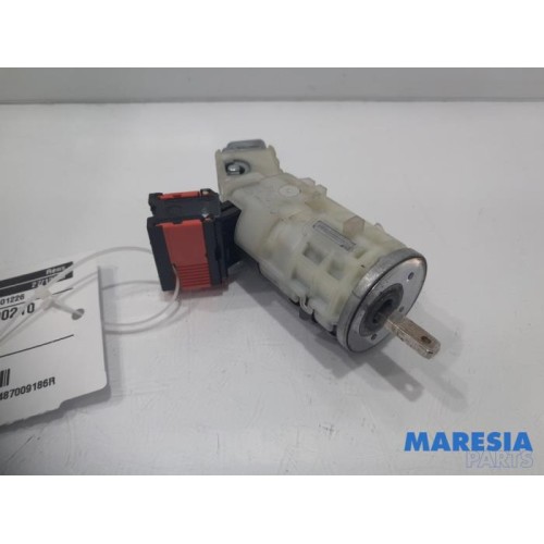 Renault - Trafic - Ignition lock + key