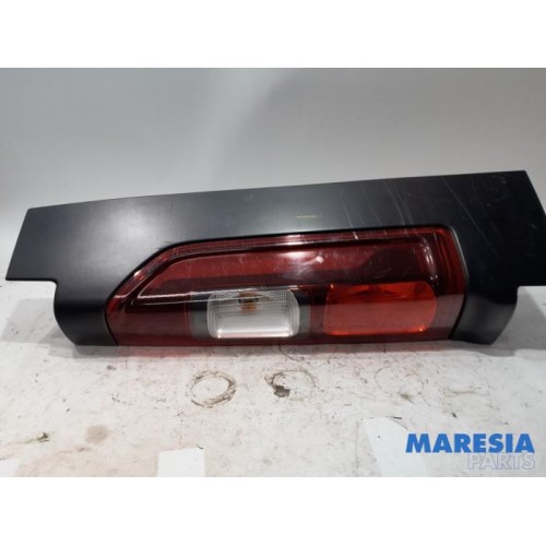 Renault - Trafic - Taillight, right