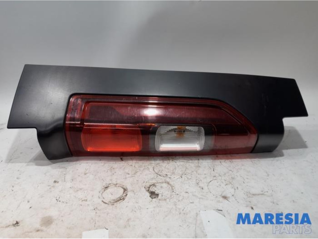 Renault - Trafic - Achterlicht links