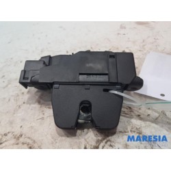 Citroen - DS4 - Tailgate lock mechanism
