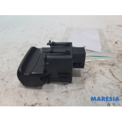 Citroen - DS4 - Parking brake switch