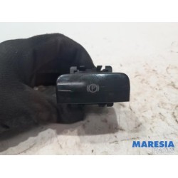 Citroen - DS4 - Parking brake switch