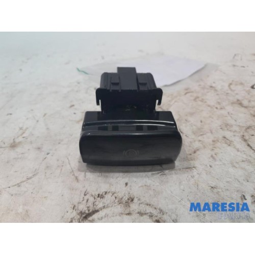 Citroen - DS4 - Parking brake switch