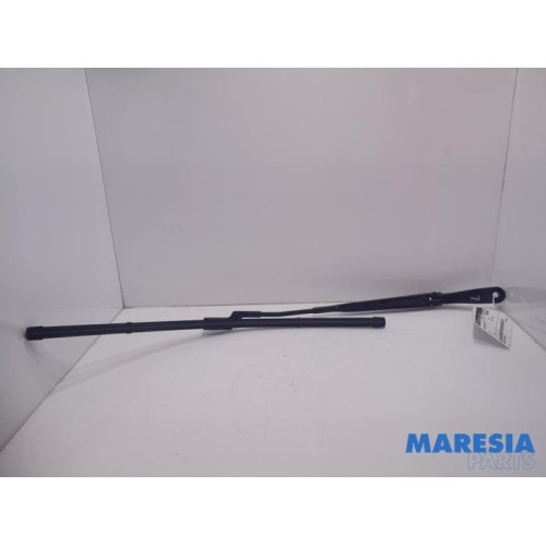 Opel - Corsa - Front wiper arm