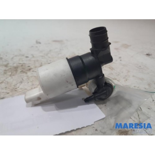 Citroen - DS4 - Windscreen washer pump