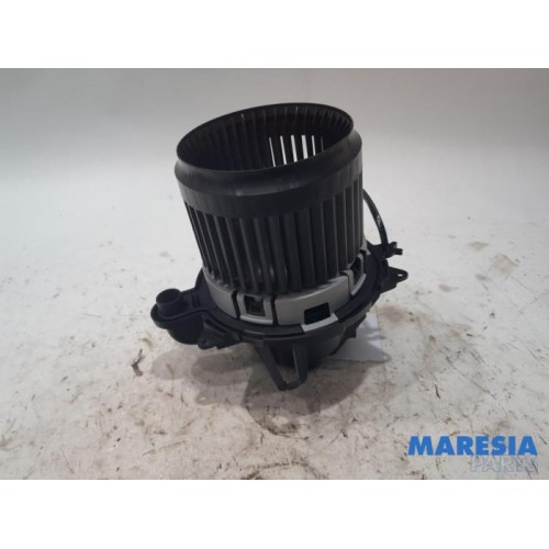 Renault - Captur - Heating and ventilation fan motor