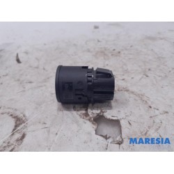 Renault - Captur - Start/stop switch