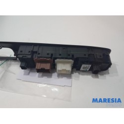 Renault - Captur - Multi-functional window switch