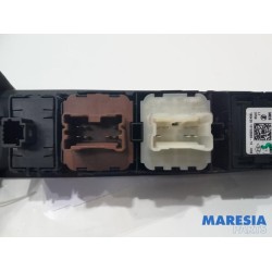 Renault - Captur - Multi-functional window switch