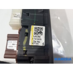 Renault - Captur - Multi-functional window switch