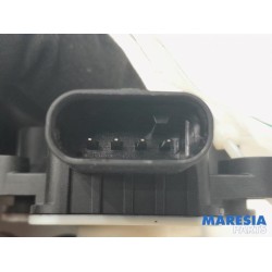 Renault - Captur - Air funnel