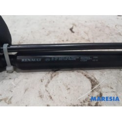 Renault - Captur - Set of bonnet gas struts