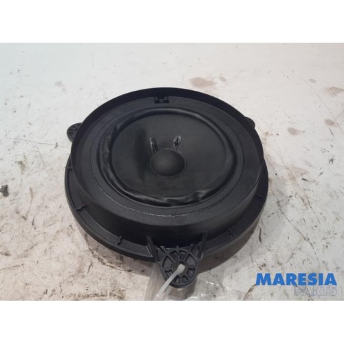 Renault - Captur - Speaker
