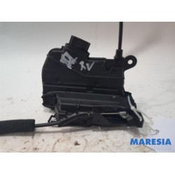 Renault - Captur - Front door lock mechanism 4-door, right