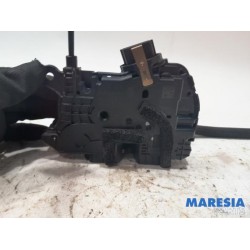 Renault - Captur - Front door lock mechanism 4-door, right