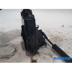 Renault - Captur - Front door lock mechanism 4-door, right