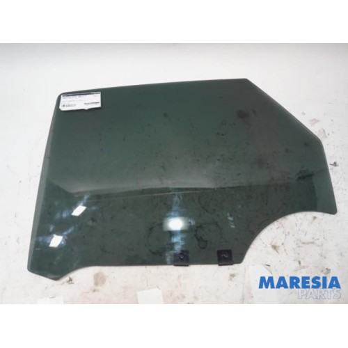 Renault - Captur - Rear door window 4-door, left