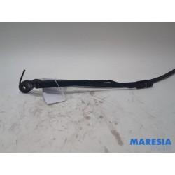 Citroen - C4 Cactus - Front wiper arm