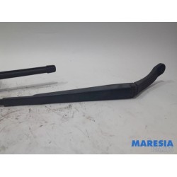 Citroen - DS4 - Front wiper arm