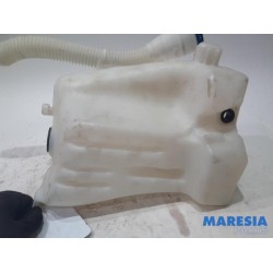 Citroen - DS4 - Front windscreen washer reservoir