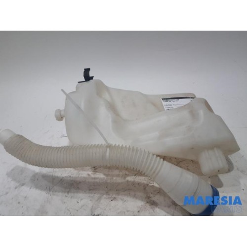 Citroen - DS4 - Front windscreen washer reservoir