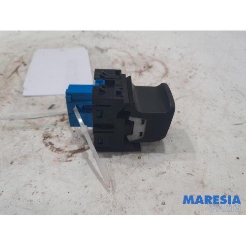 Opel - Corsa - Parking brake switch