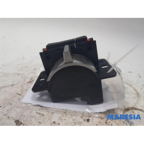Opel - Corsa - Automatic gear selector