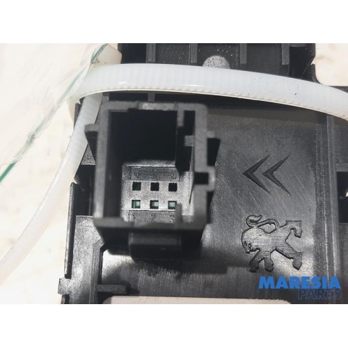 Opel - Corsa - Multi-functional window switch