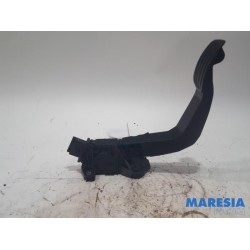Opel - Corsa - Accelerator pedal