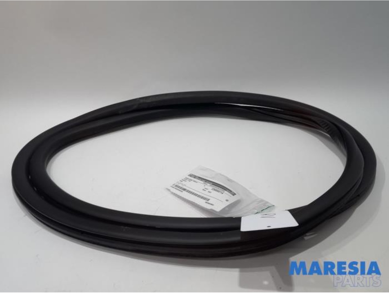 Peugeot - 2008 - Front door seal 4-door, right