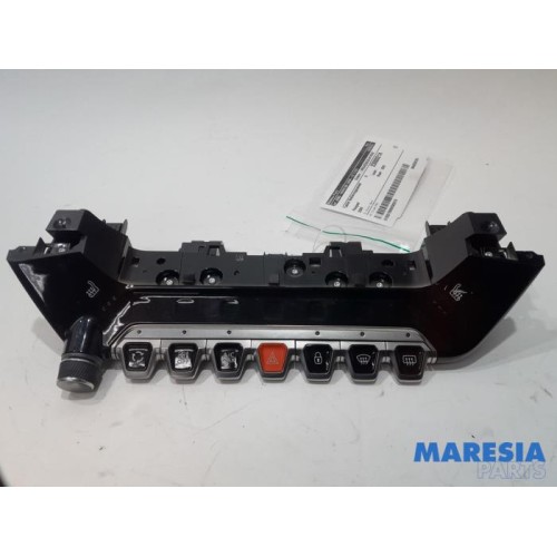 Peugeot - 2008 - Heater control panel