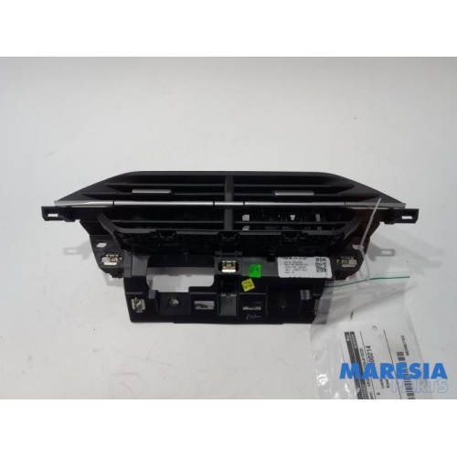 Peugeot - 2008 - Luftgitter Armaturenbrett