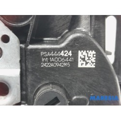 Peugeot - 2008 - Front door lock mechanism 4-door, right