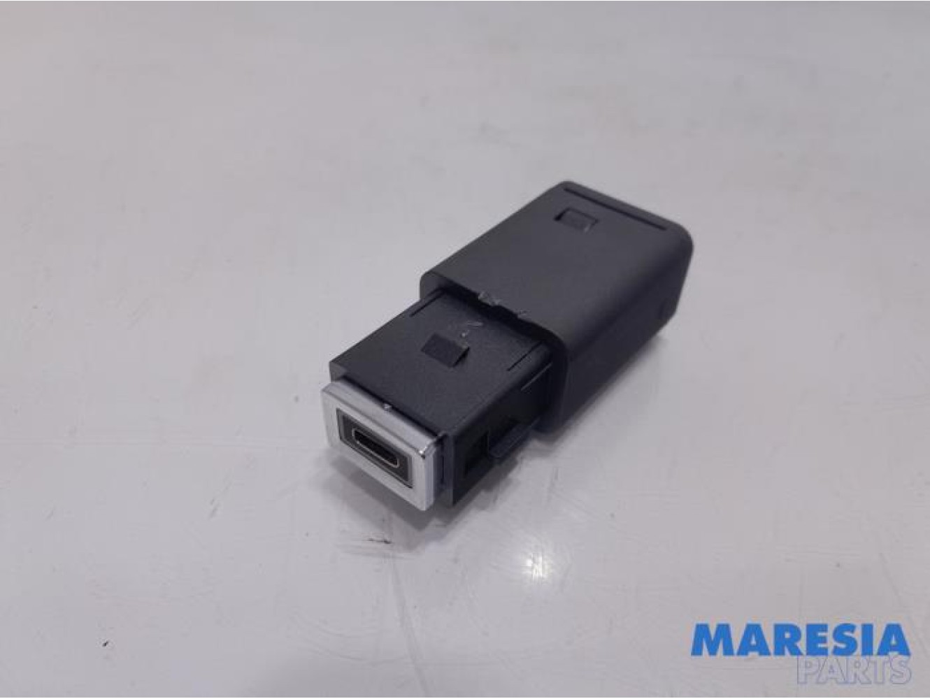 Peugeot - 2008 - USB module