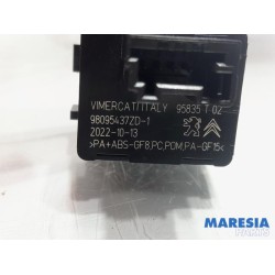 Peugeot - 2008 - Height control switch