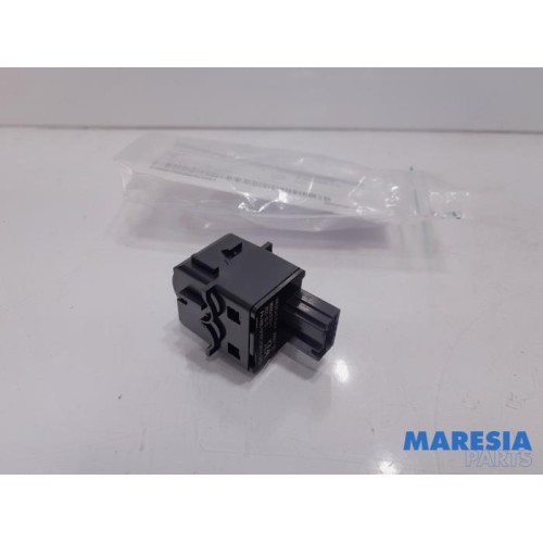 Peugeot - 2008 - Height control switch