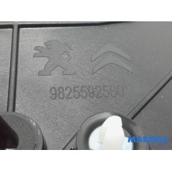 Peugeot - 2008 - C-stijl afdekkap links