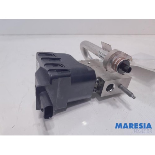 Opel - Corsa - Ausgleichventil Airco
