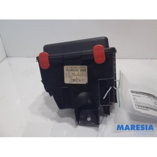 Opel - Corsa - Relay holder