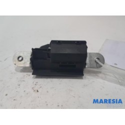 Fiat - 500 - Tailgate lock mechanism
