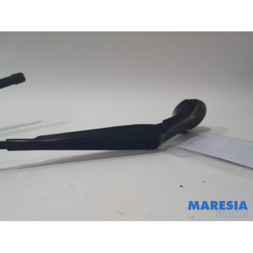 Citroen - C4 Picasso - Front wiper arm