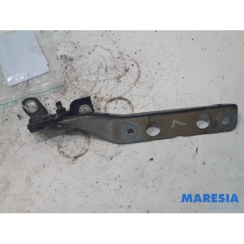 Citroen - C4 Picasso - Bonnet Hinge