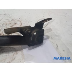 Citroen - C4 Picasso - Bonnet Hinge
