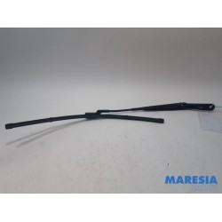 Peugeot - 2008 - Front wiper arm