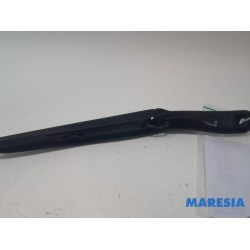 Peugeot - 2008 - Front wiper arm