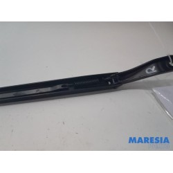 Peugeot - 2008 - Front wiper arm