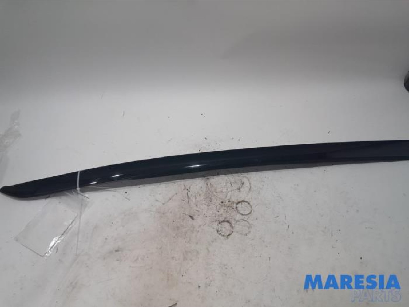 Peugeot - 2008 - Frontscreen frame