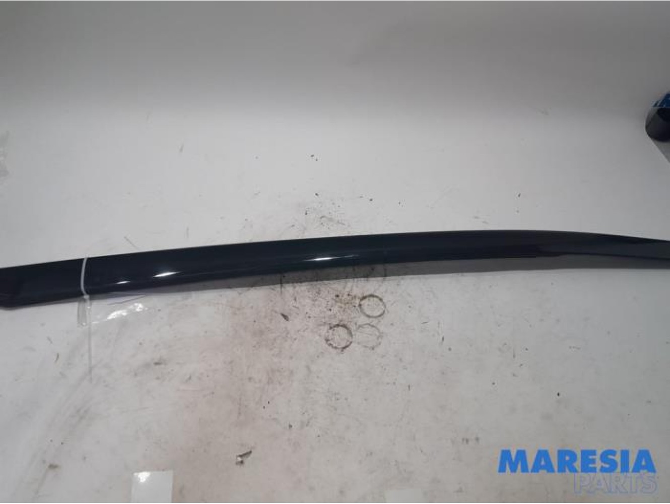 Peugeot - 2008 - Frontscreen frame