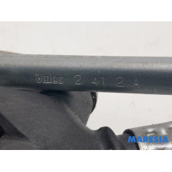 Peugeot - 2008 - Wiper mechanism