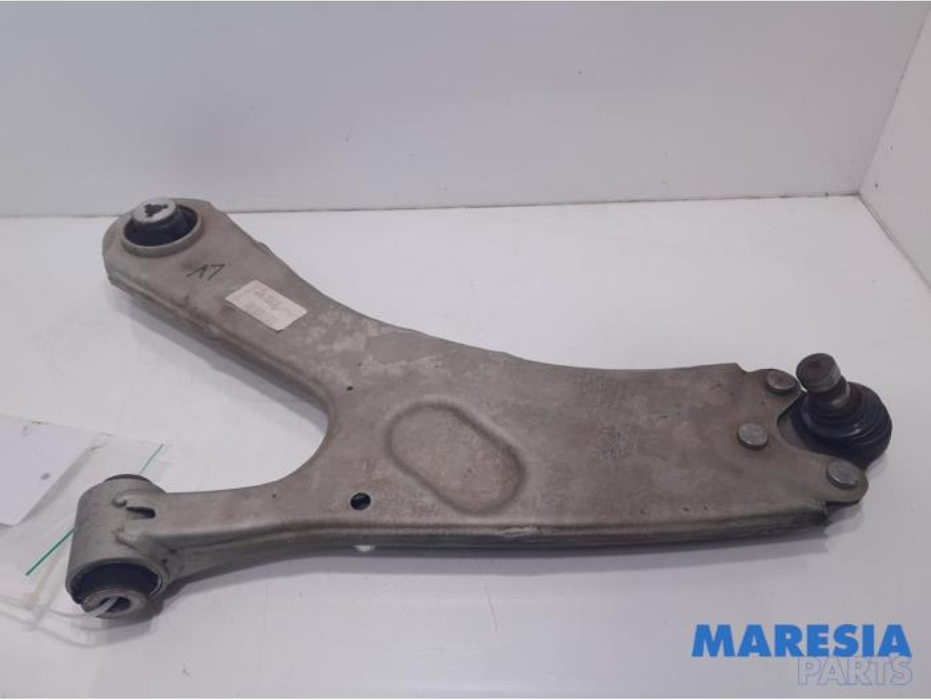 Peugeot - 2008 - Draagarm onder links-voor